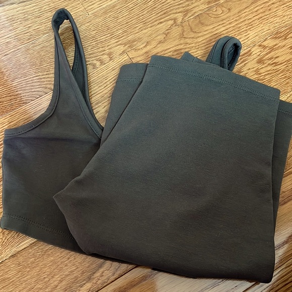 EUC Fashion Nova 2 Piece Bondoc Biker Short Set with Crop Top Olive Green Small - Picture 11 of 11